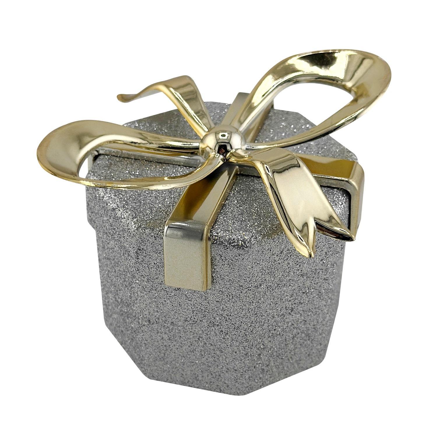 Декор Коробочка Сюрприз серебристая с золотым бантом  8-угольная 7х7х6,5см